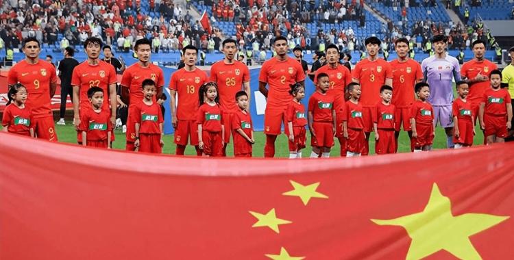 中国足球队在国际赛事中展现出强悍实力