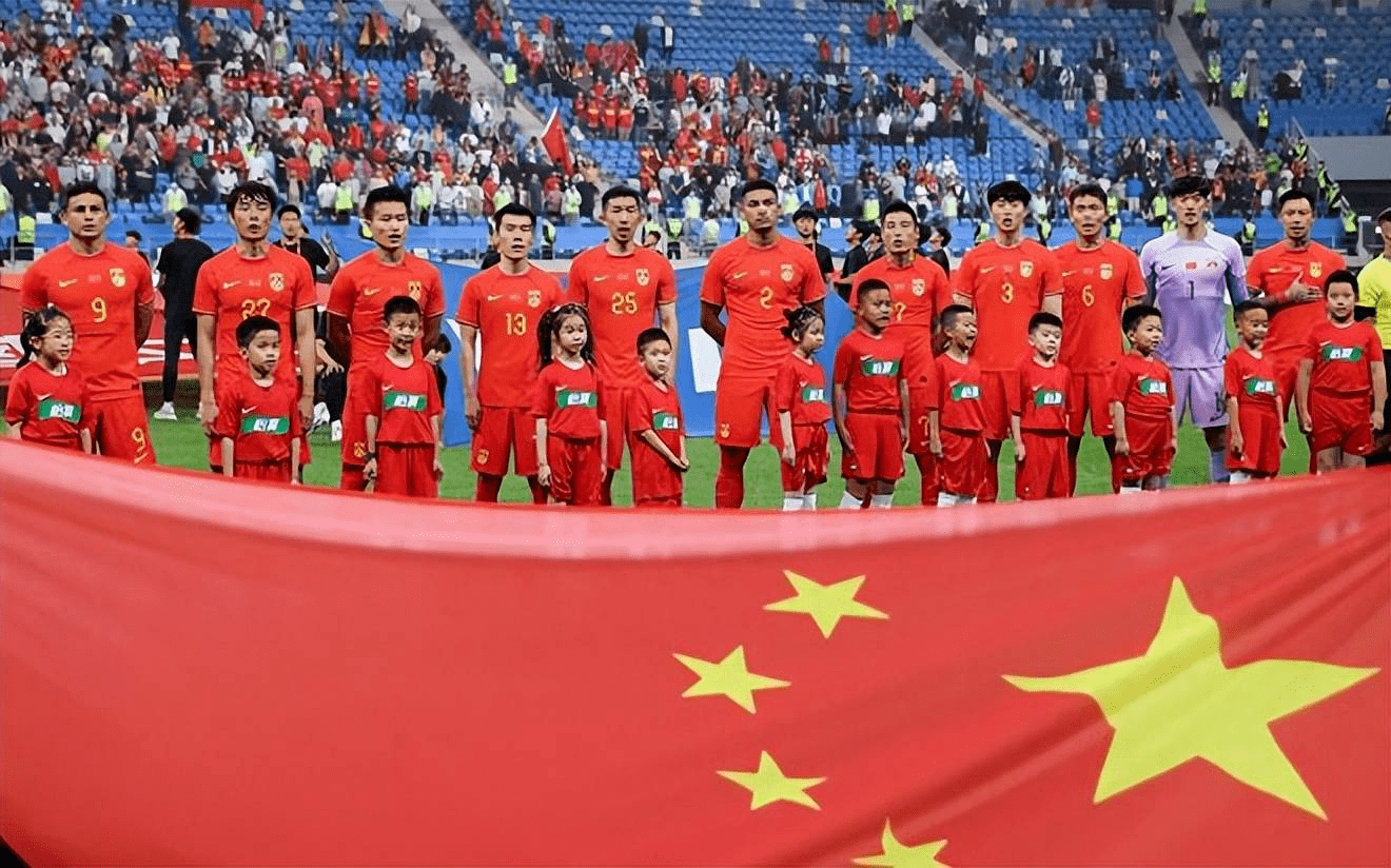 中国足球队在国际赛事中展现出强悍实力